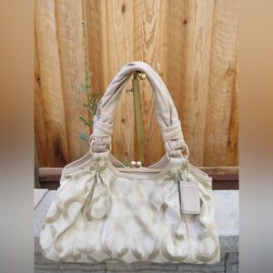 Coach Cream Parker Kisslock bag
